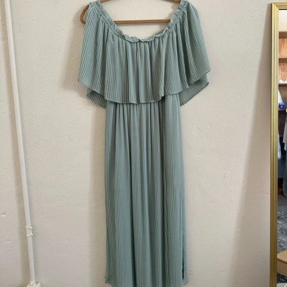 green emerald velvet dress Zara Button Maxi Dress main image 1